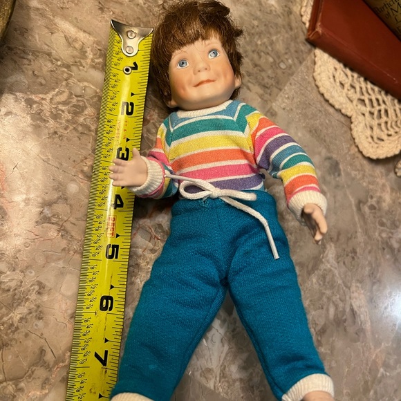 Danbury Mint Hutchins 'Christopher' Porcelain Hand Painted Blue Glass Eyes 1992 - Picture 7 of 9